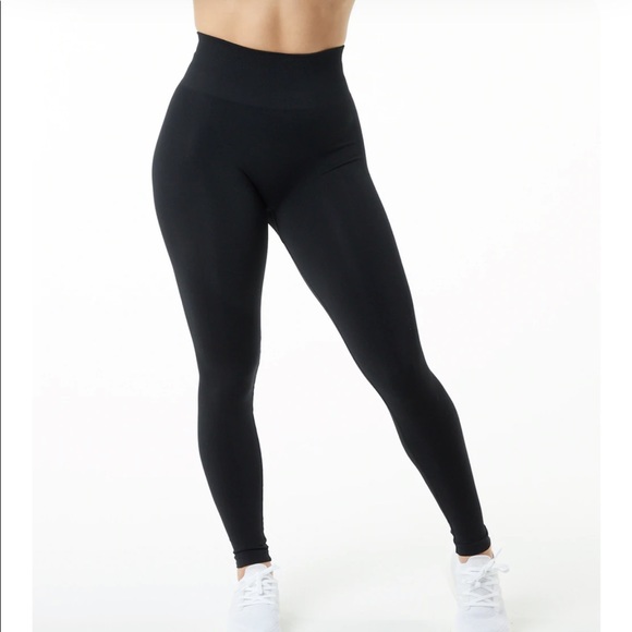 Alphalete Amplify Legging - Picture 2 of 6